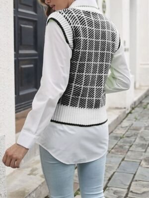 Casual Regular Colour Block V Neck Sleeveless Regular Top - Image 4