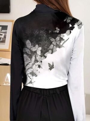 Chic Regular Solid Round Neck Bishop Sleeve Long Tunic Top - Image 2