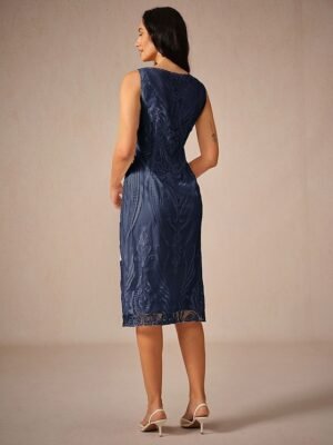 Elegant Loose Lace Crew Neck Half Sleeve Midi Dress - Image 3