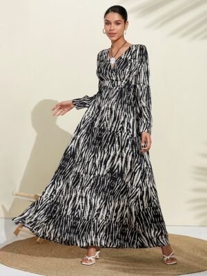 Neva Loose Spotted V Neck Long Sleeve Maxi Dress - Image 3