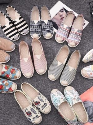 Casual Lightweight Cat Print Slip-On Flat Loafers - Image 1
