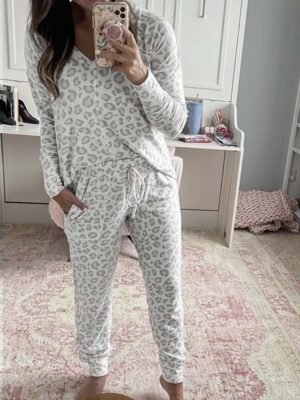 Casual Regular Fit Leopard V Neck Long Sleeve Pajama Set - Image 4