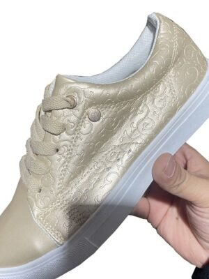 Trendy White Casual Cushioned Sole Lace-Up Sneakers - Image 5