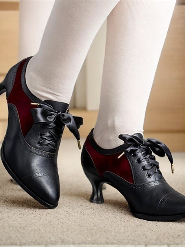 Vintage Elegant Cut-out Kitten Heel Faux Leather Pumps - Image 2