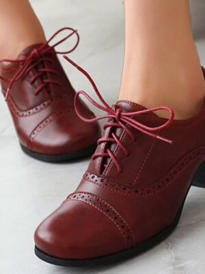 Vintage Oxford Lace-Up Brogue Heeled Shoes - Image 2